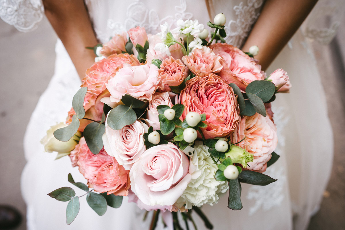 bride wedding flowers dress bouquet